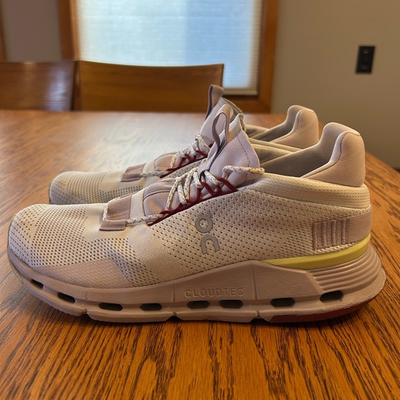 On Clouds Shoes - Women’s On Cloud Nova Shoes Size 9 Used